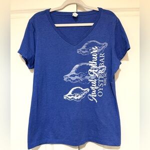 District Blue Awful Arthur’s KDH NC V-Neck Oyster Bar Tee New